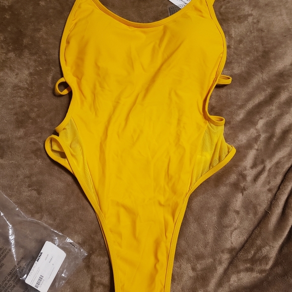 Sexy one piece swimsuit - Picture 9 of 9